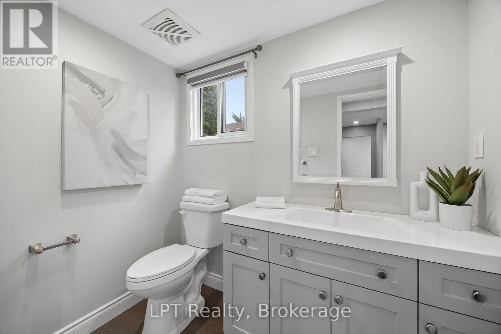 178 SANDRINGHAM DRIVE - 17