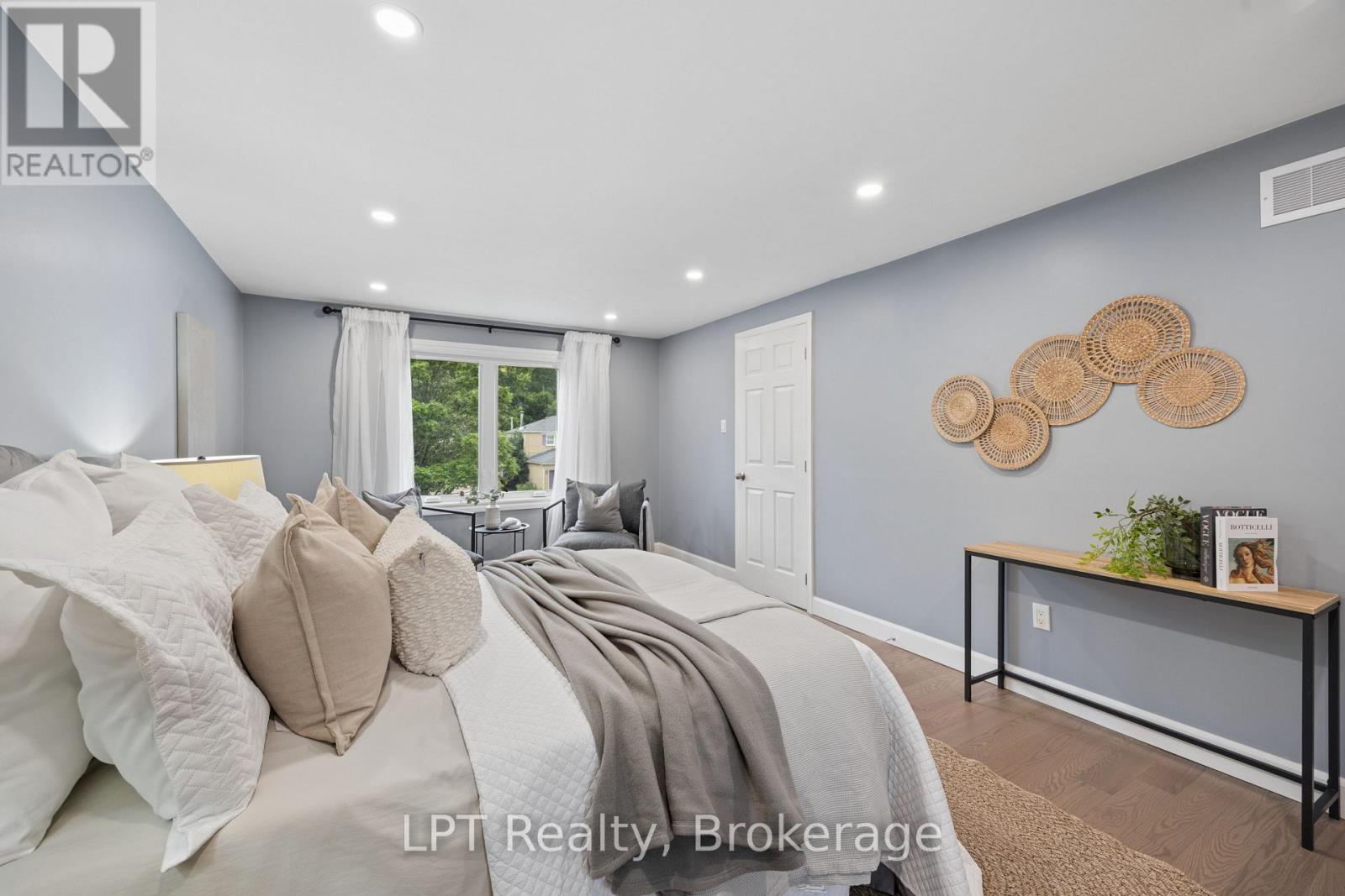 178 SANDRINGHAM DRIVE - 20