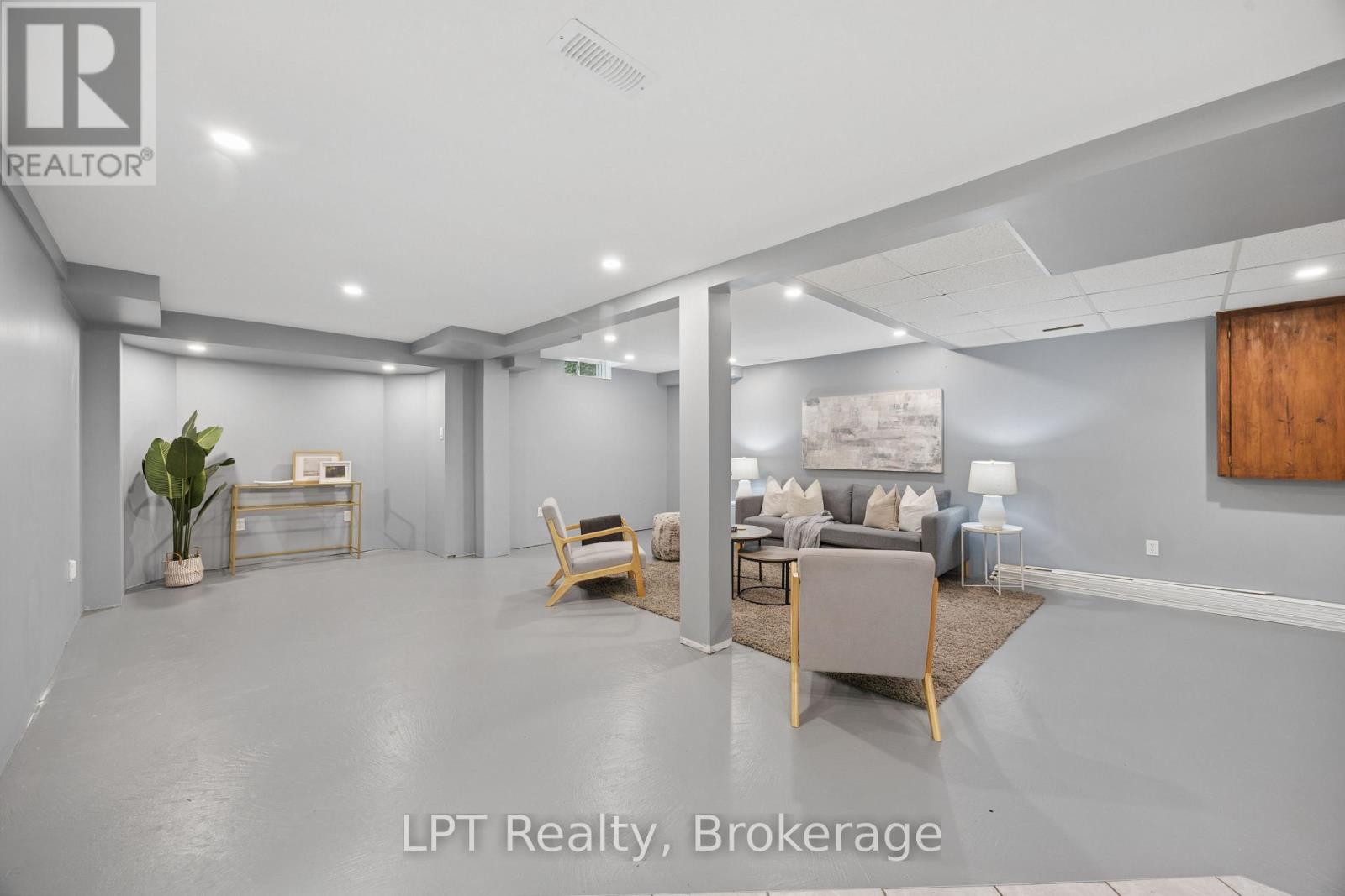 178 SANDRINGHAM DRIVE - 29