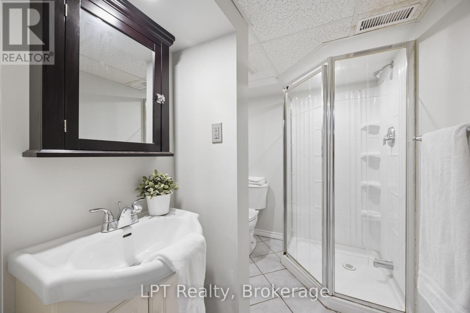178 SANDRINGHAM DRIVE - 31