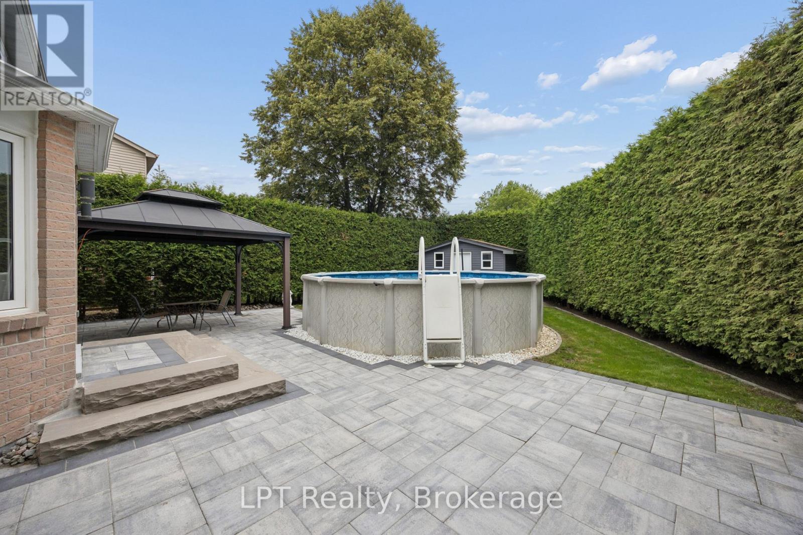 178 SANDRINGHAM DRIVE - 36