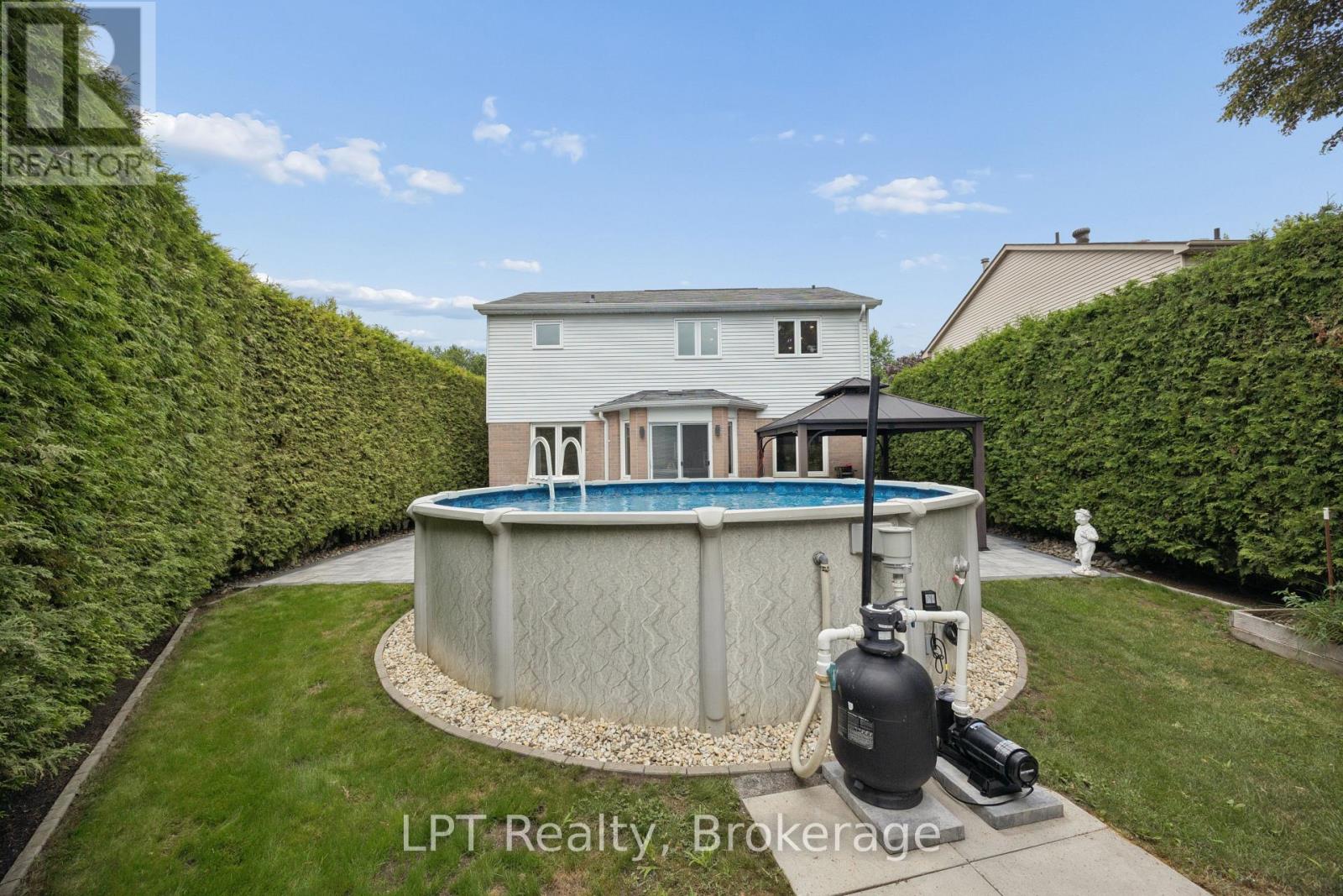 178 SANDRINGHAM DRIVE - 40