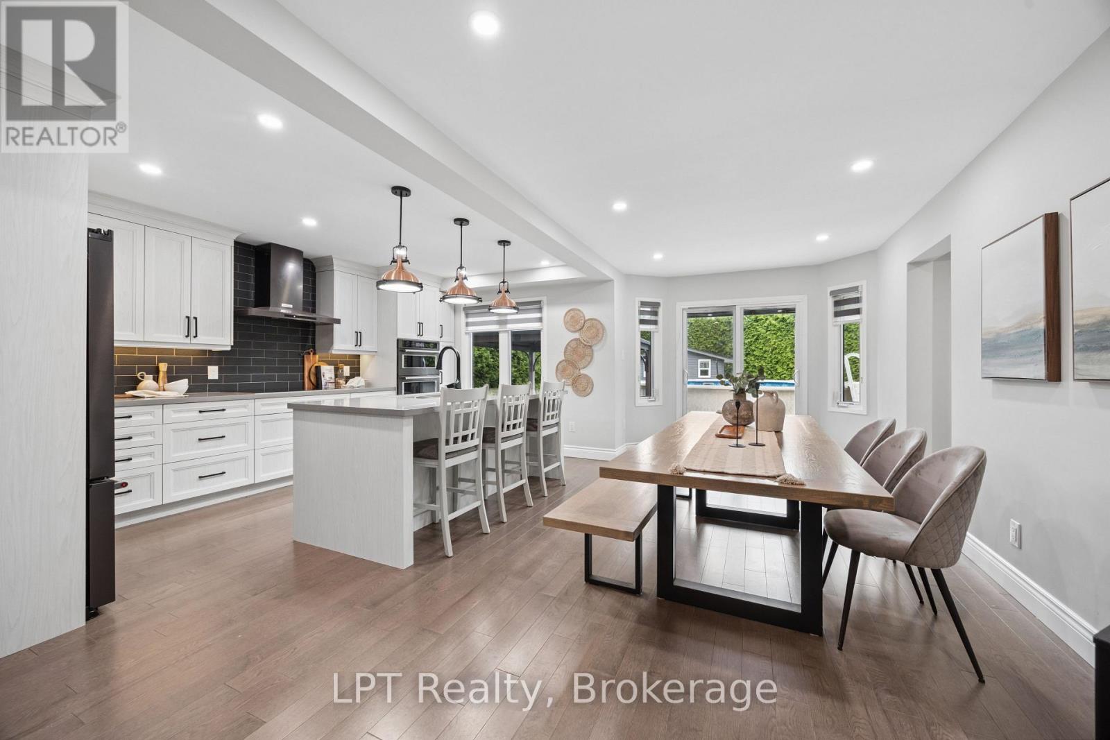 178 SANDRINGHAM DRIVE - 9