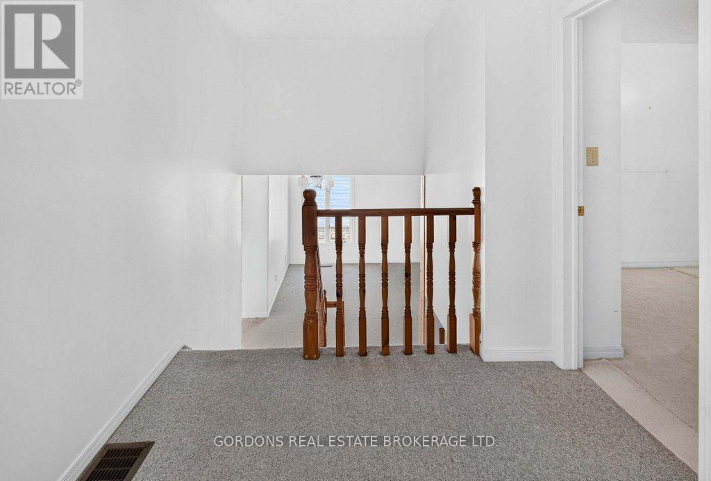 30 LIMERIDGE DRIVE - 32