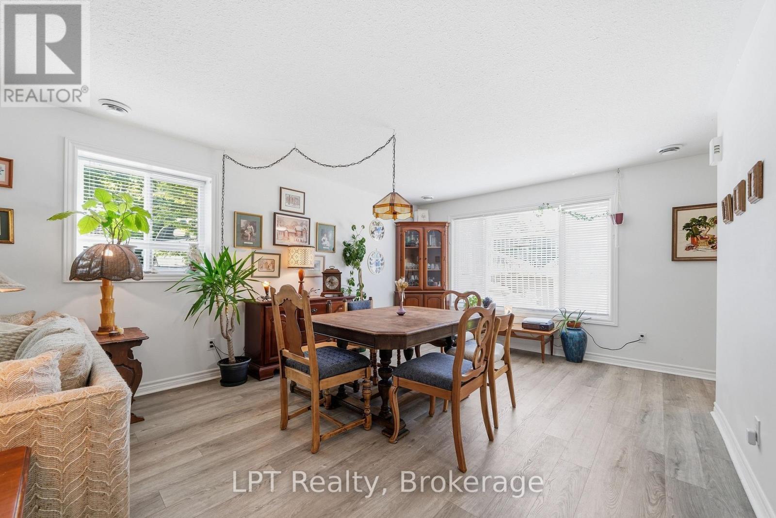 #5A 37 LAKE BREEZE COURT - 11
