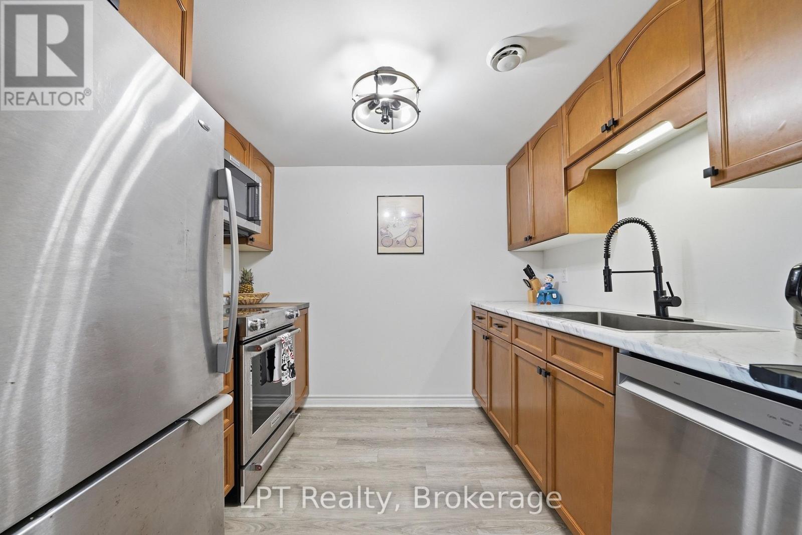 #5A 37 LAKE BREEZE COURT - 12