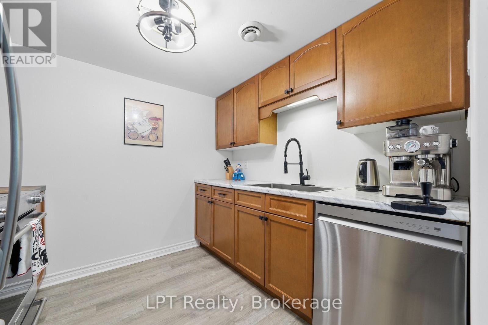 #5A 37 LAKE BREEZE COURT - 13