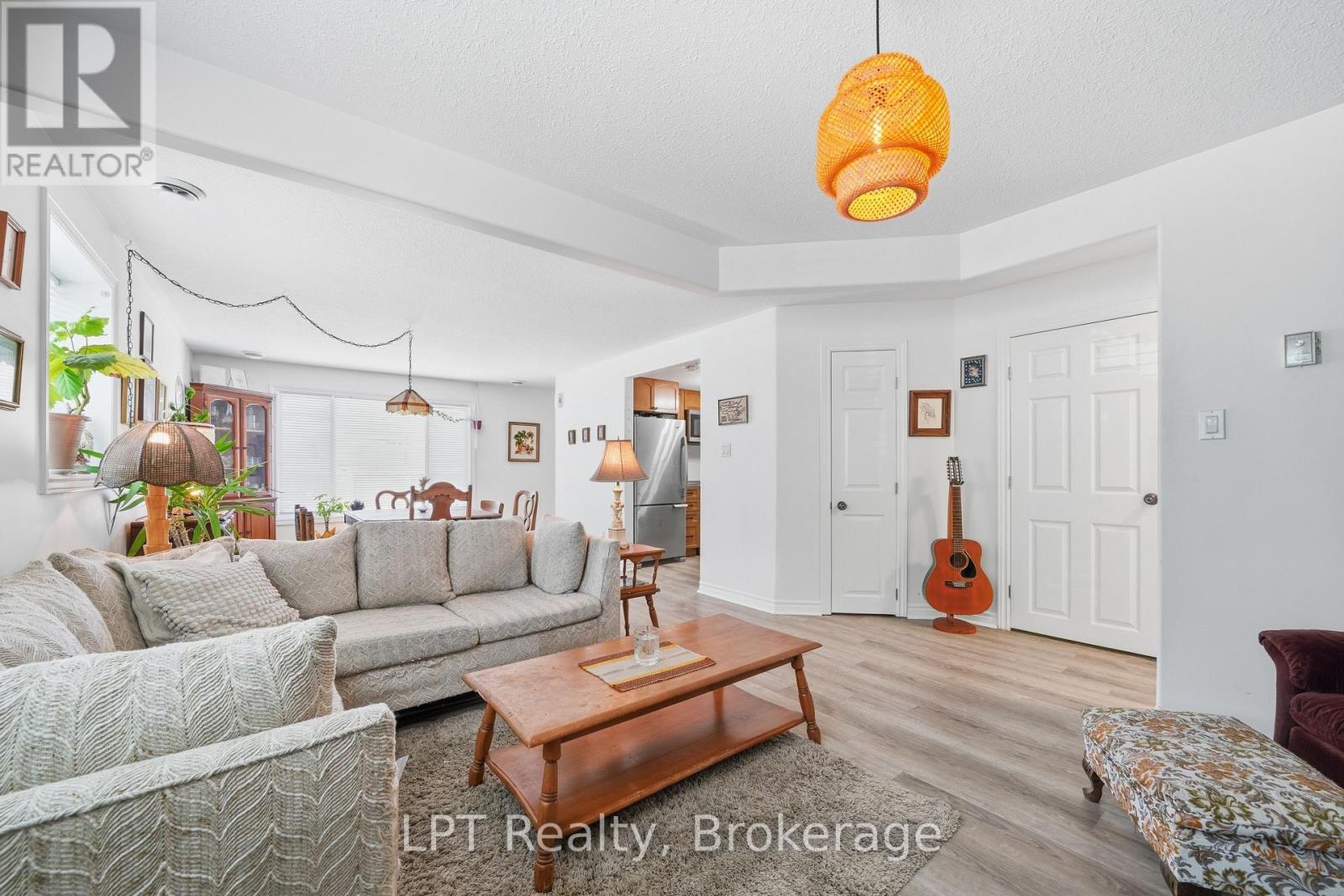 #5A 37 LAKE BREEZE COURT - 17