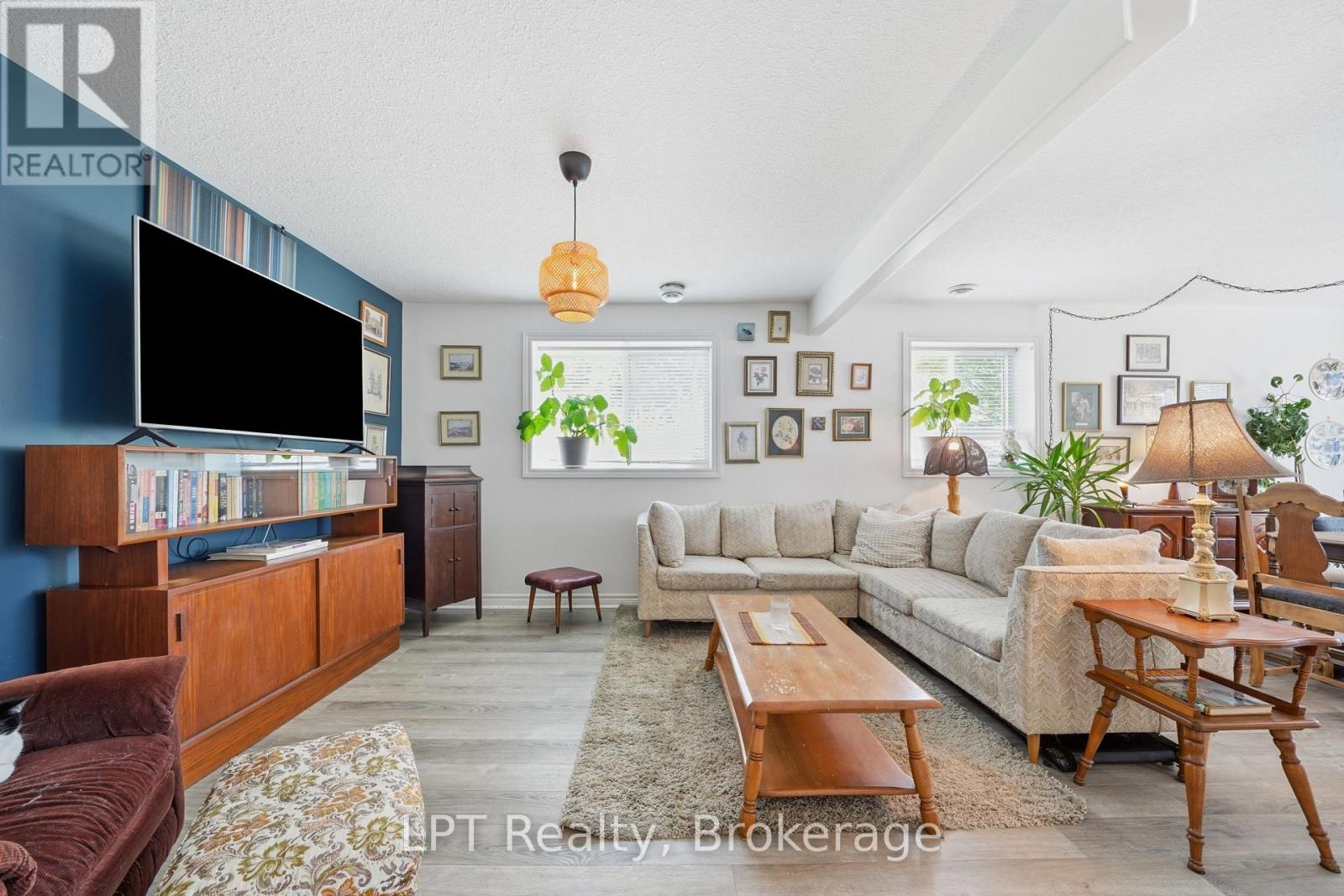 #5A 37 LAKE BREEZE COURT - 18