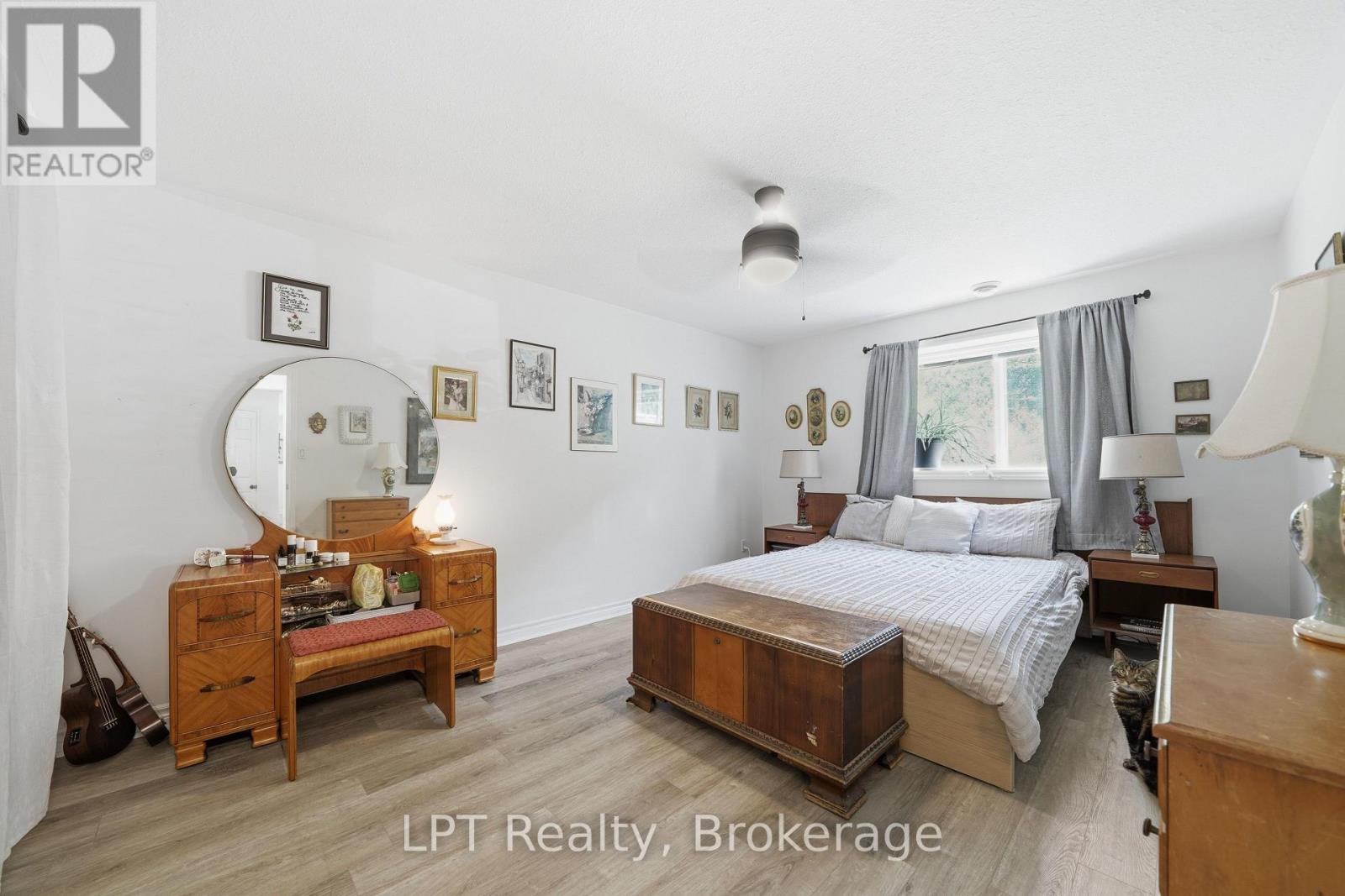 #5A 37 LAKE BREEZE COURT - 22
