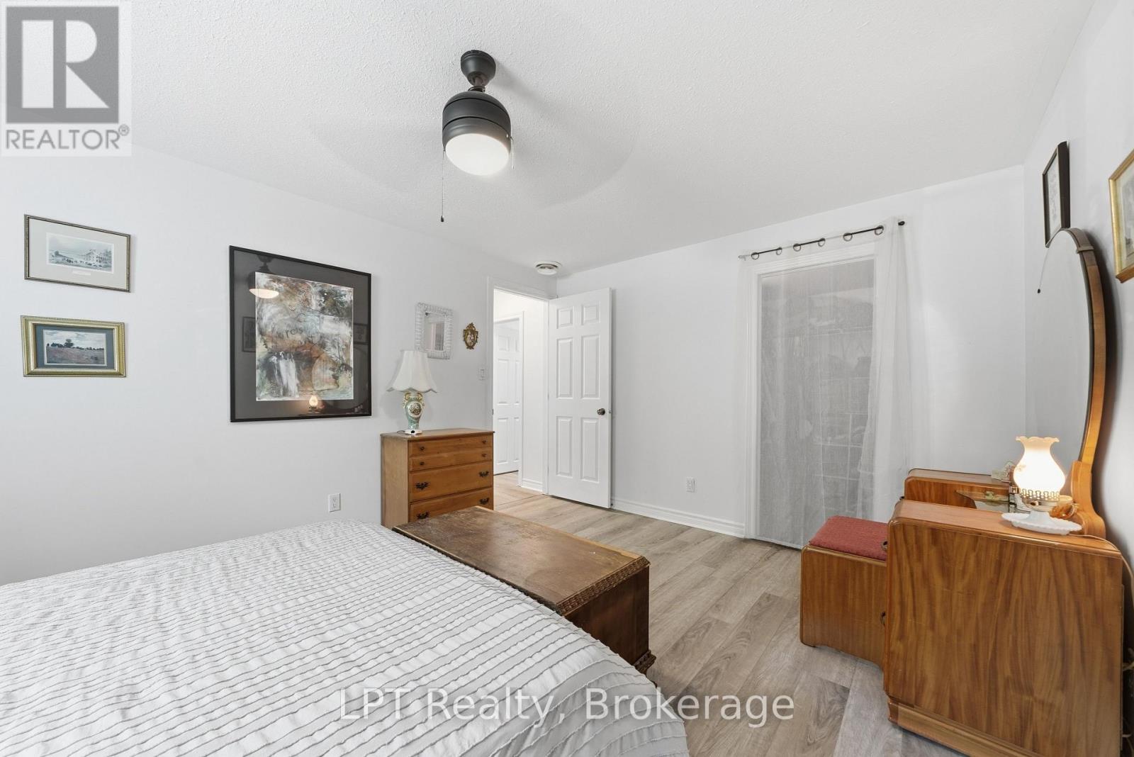 #5A 37 LAKE BREEZE COURT - 23
