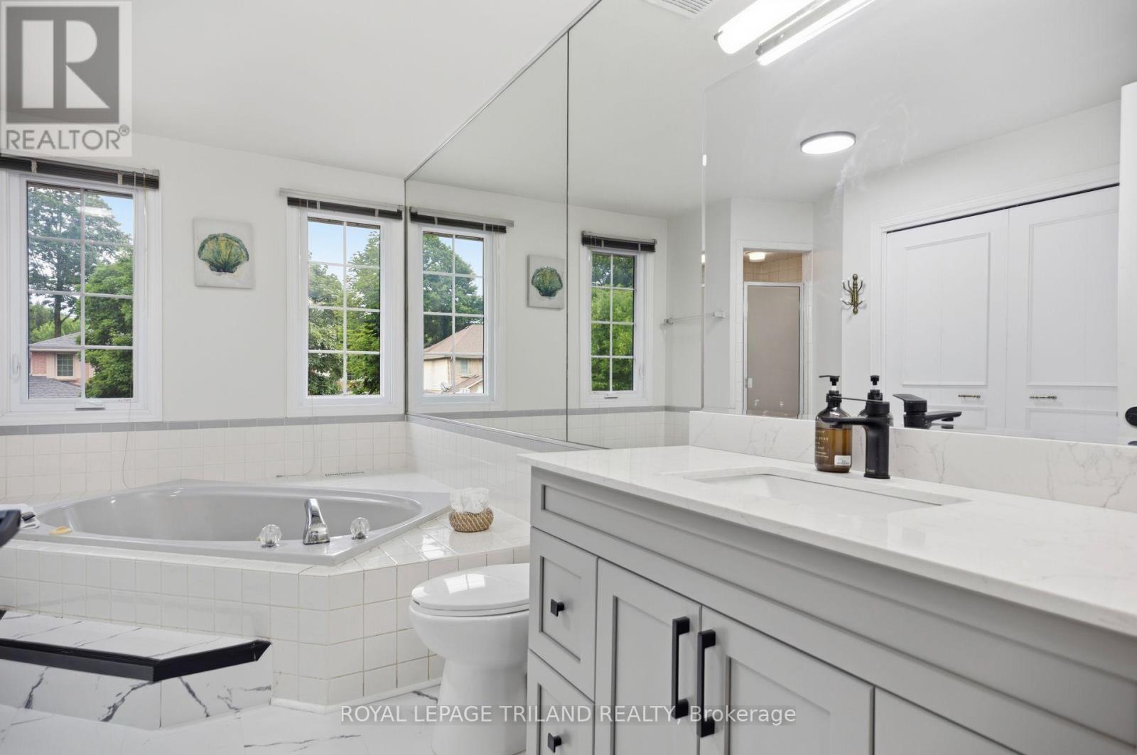 118 DEER VALLEY CRESCENT - 20