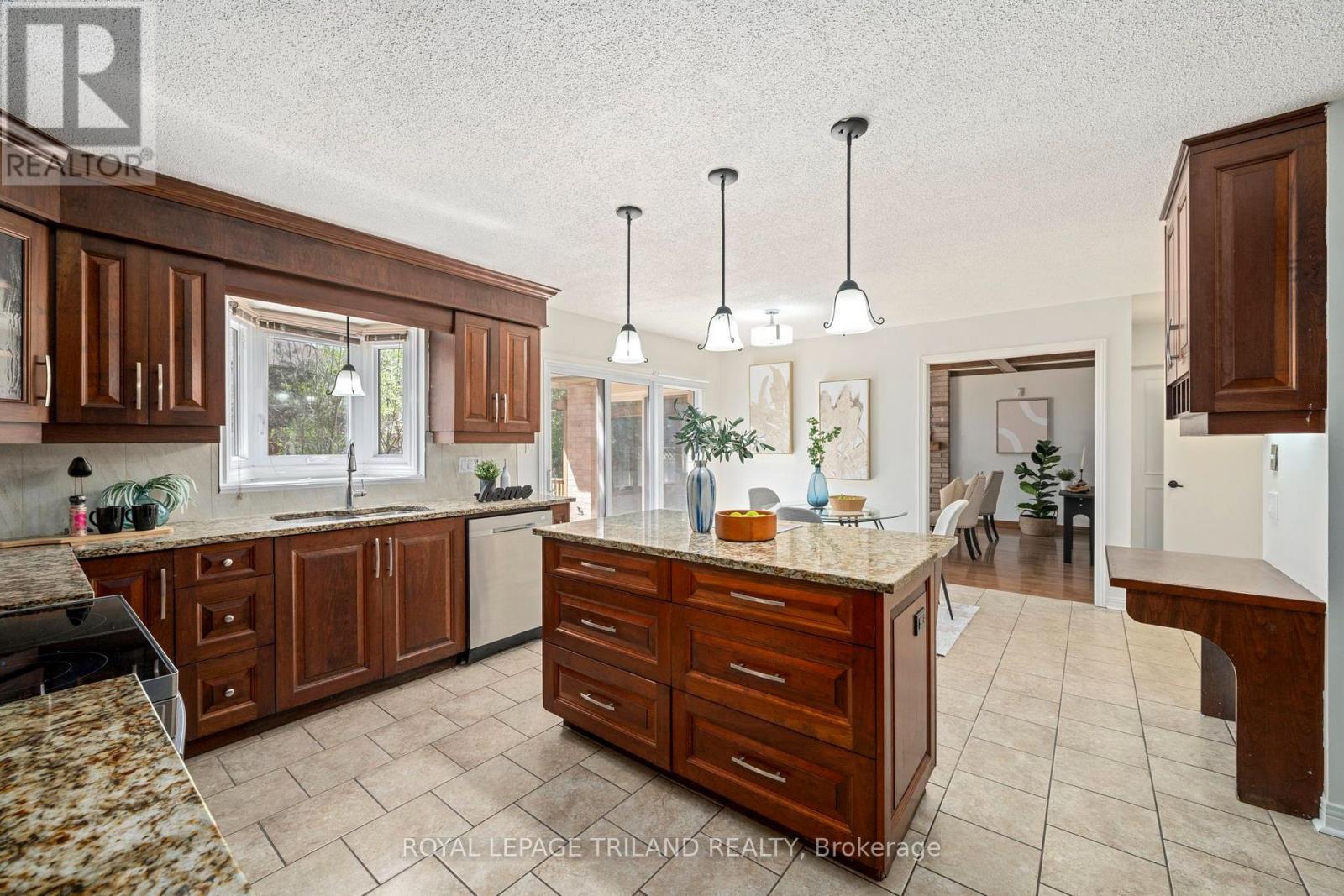 118 DEER VALLEY CRESCENT - 8