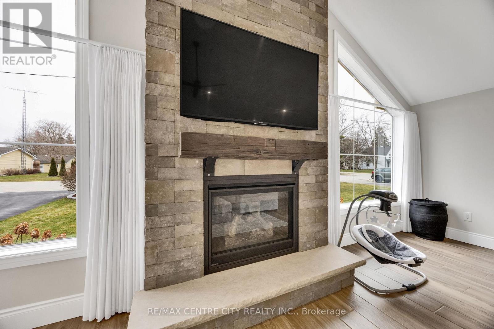 174 RIDGE STREET - 12
