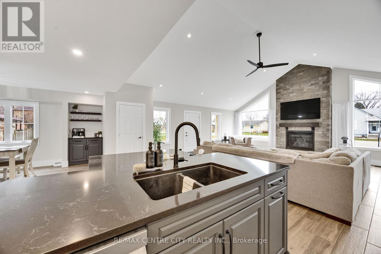 174 RIDGE STREET - 17