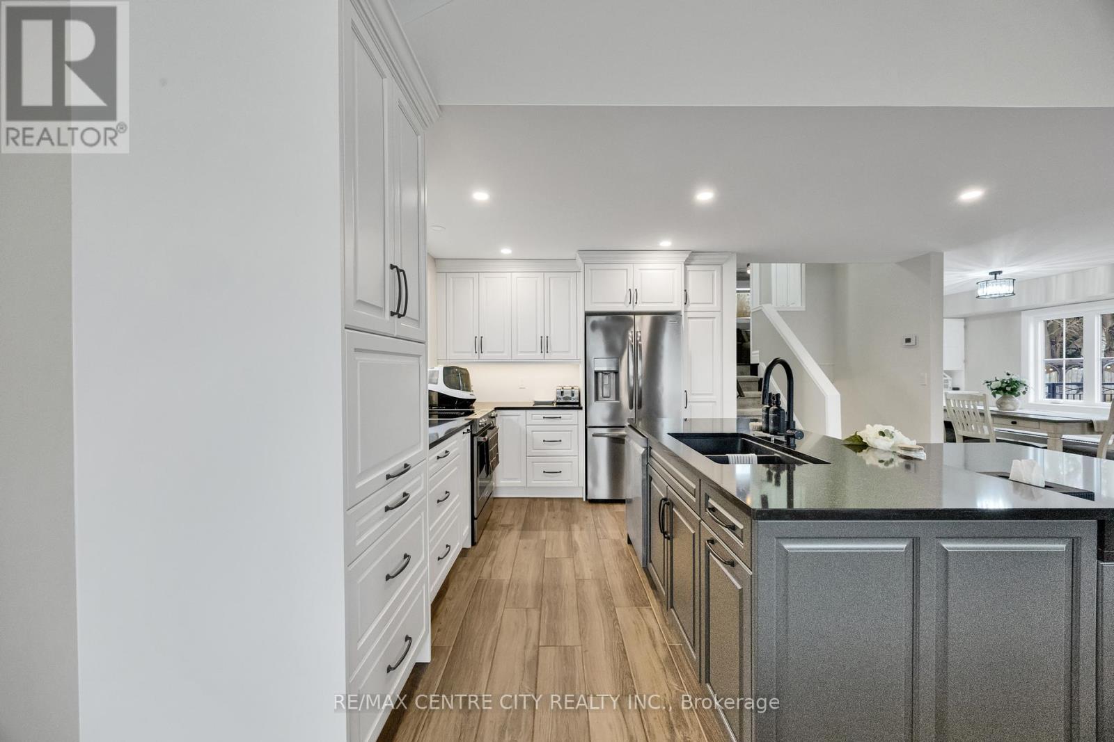 174 RIDGE STREET - 24