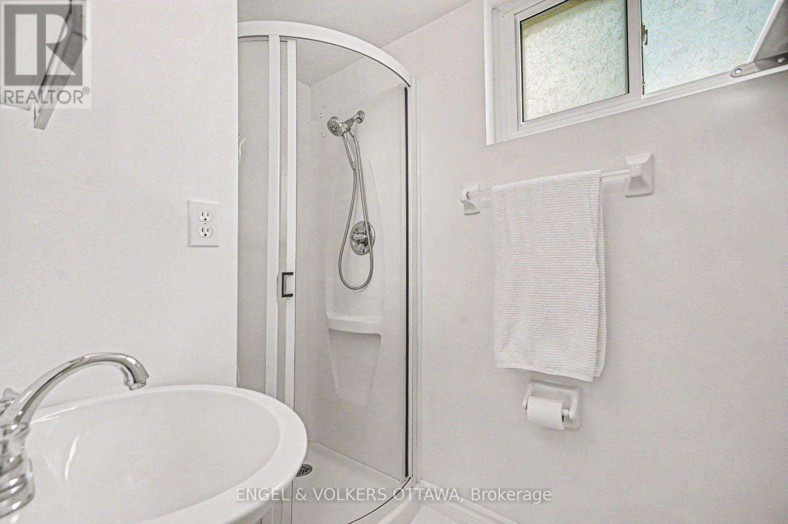 4 Bed, 2 Bath House for Sale in Ottawa – 1319 KINGSTON AVENUE, Ottawa – MLS# X13547396 - Image 28