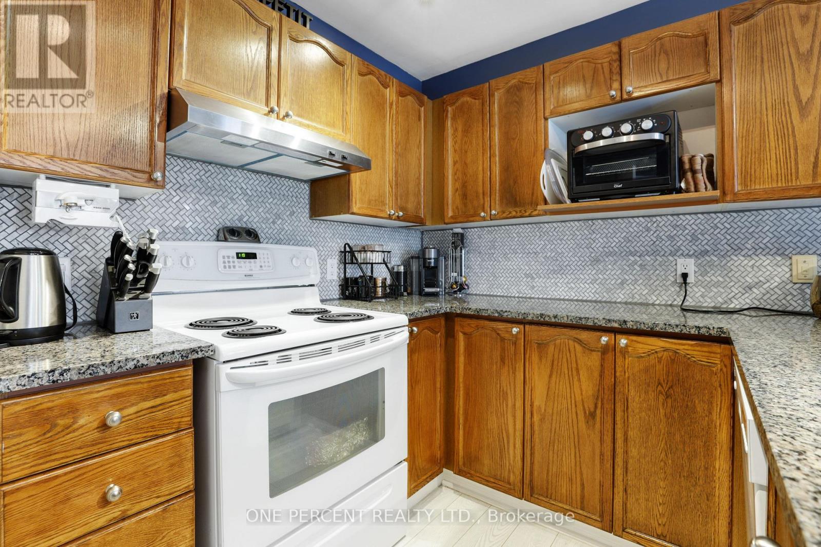 59 WOODFORD WAY, Ottawa. Luxury613. By Peter Sagos - Image 10