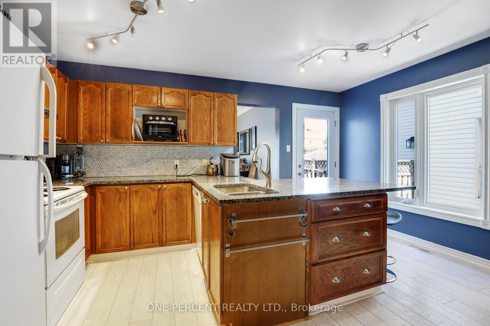 59 WOODFORD WAY, Ottawa. Luxury613. By Peter Sagos - Image 9