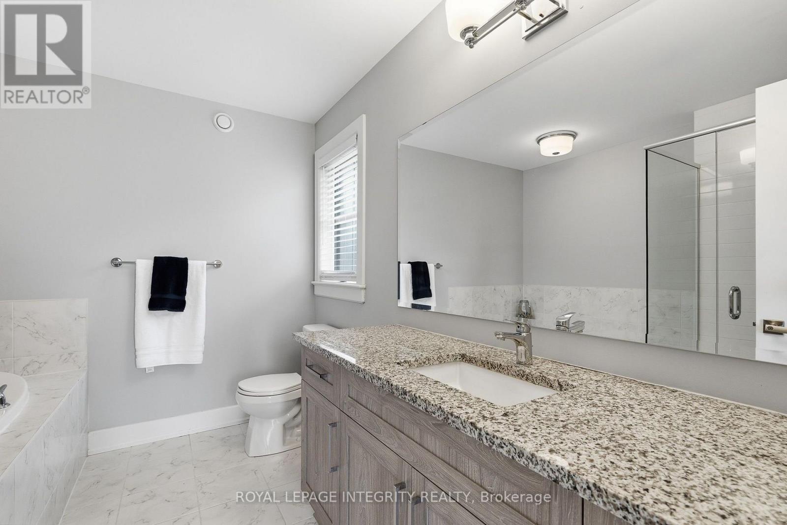 120 KESTREL STREET, Ottawa. Luxury613. By Peter Sagos - Image 24