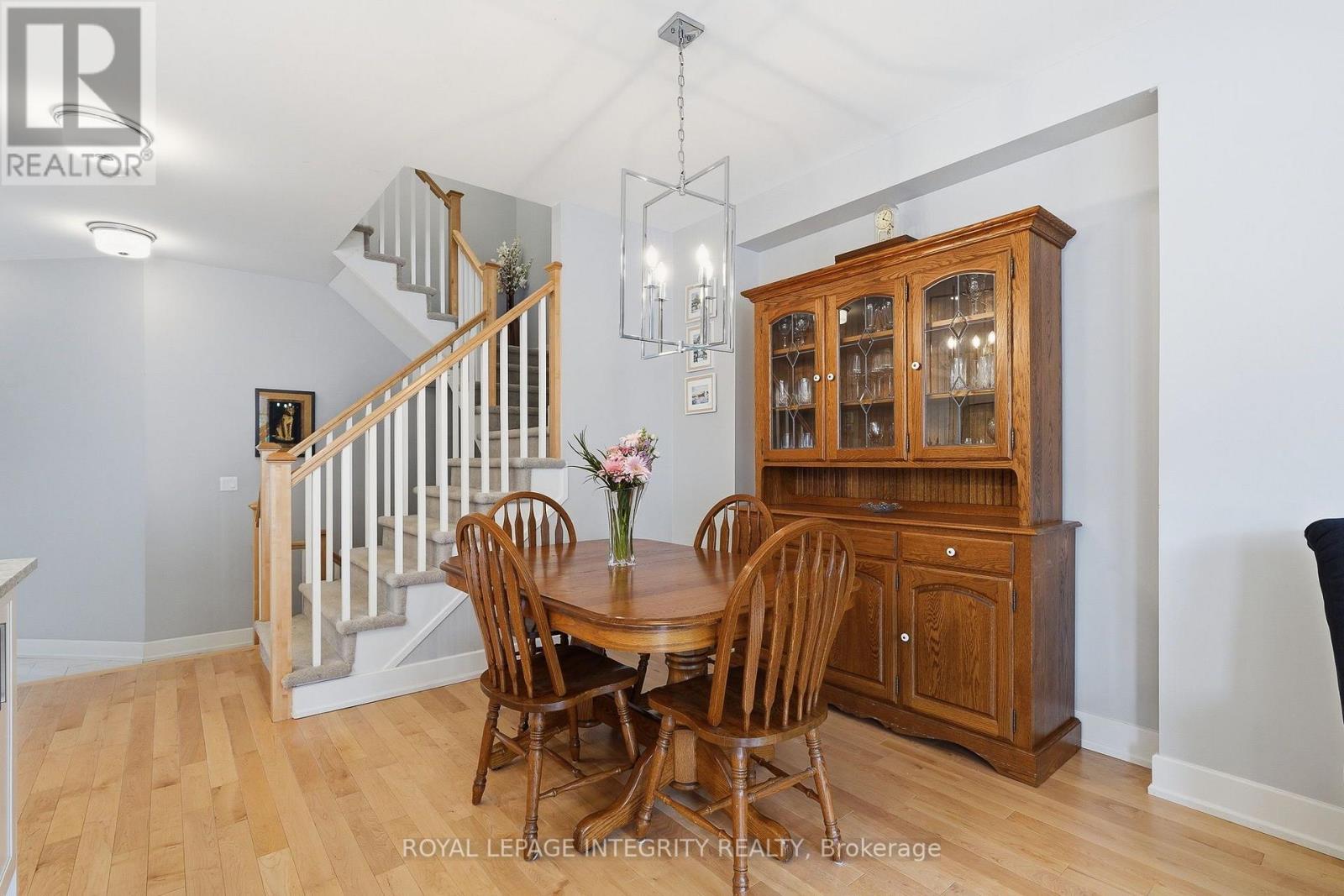 120 KESTREL STREET, Ottawa. Luxury613. By Peter Sagos - Image 7