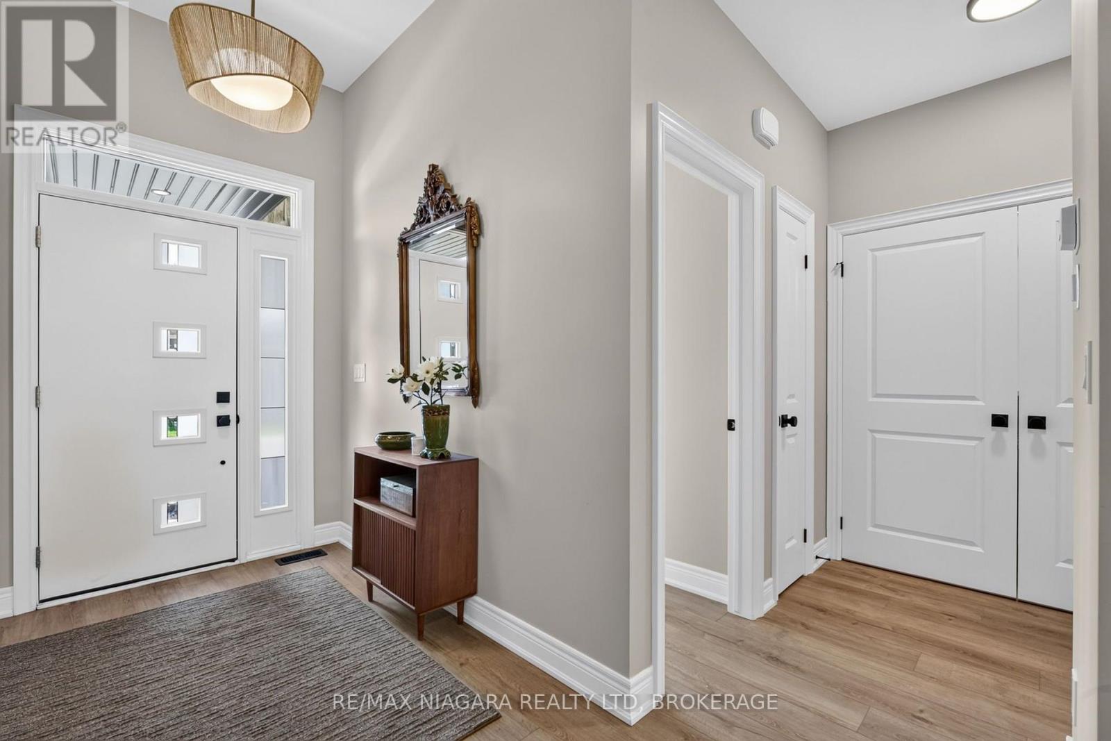 24 PEACHTREE LANE - Image 4