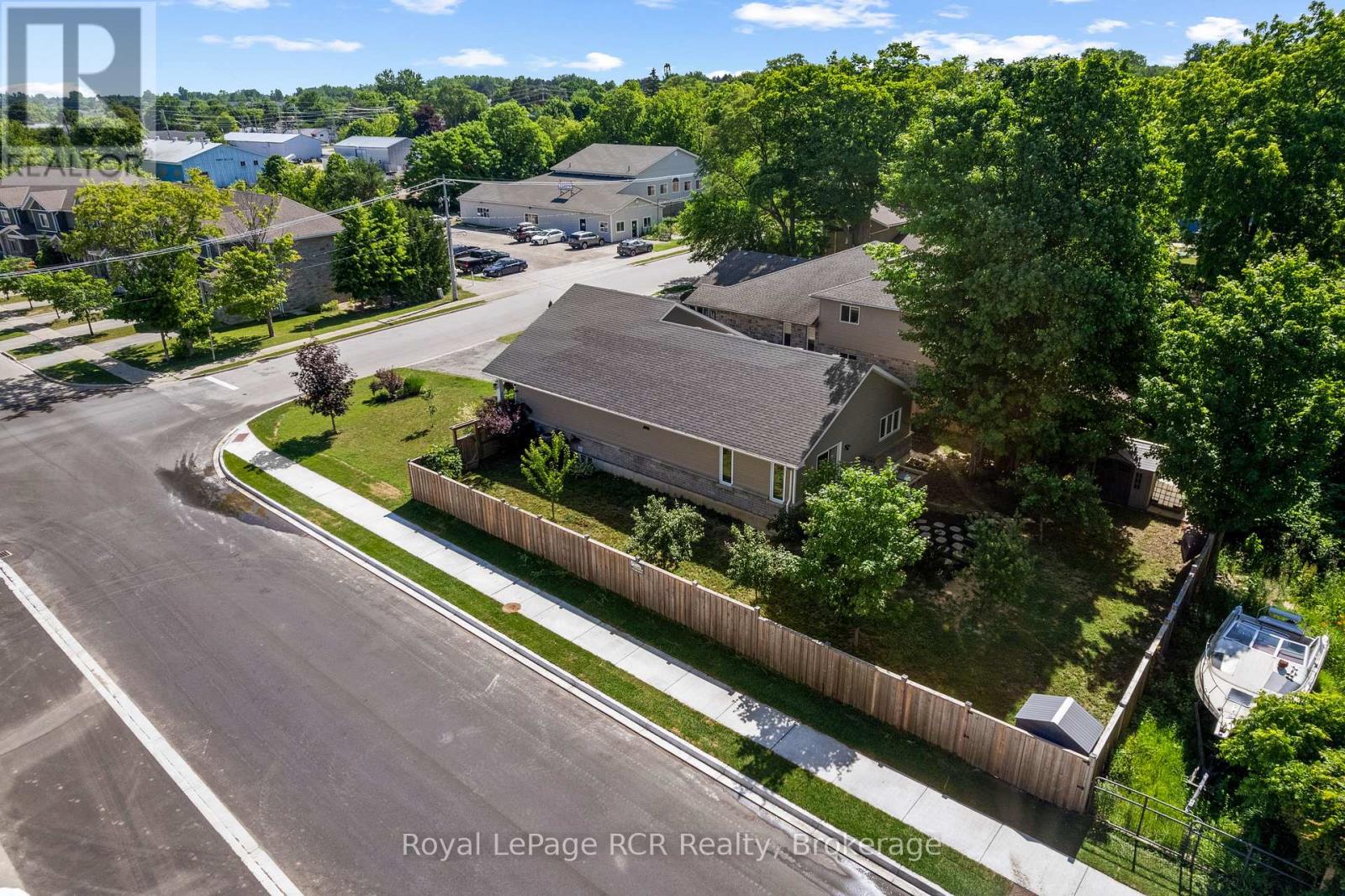 724 ELGIN STREET - 11