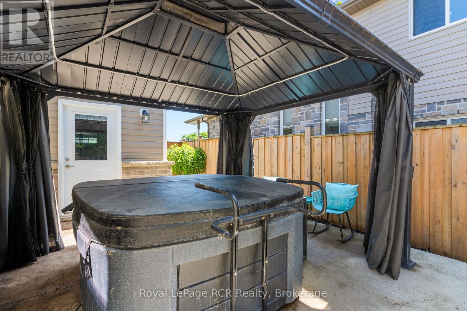 724 ELGIN STREET - 14