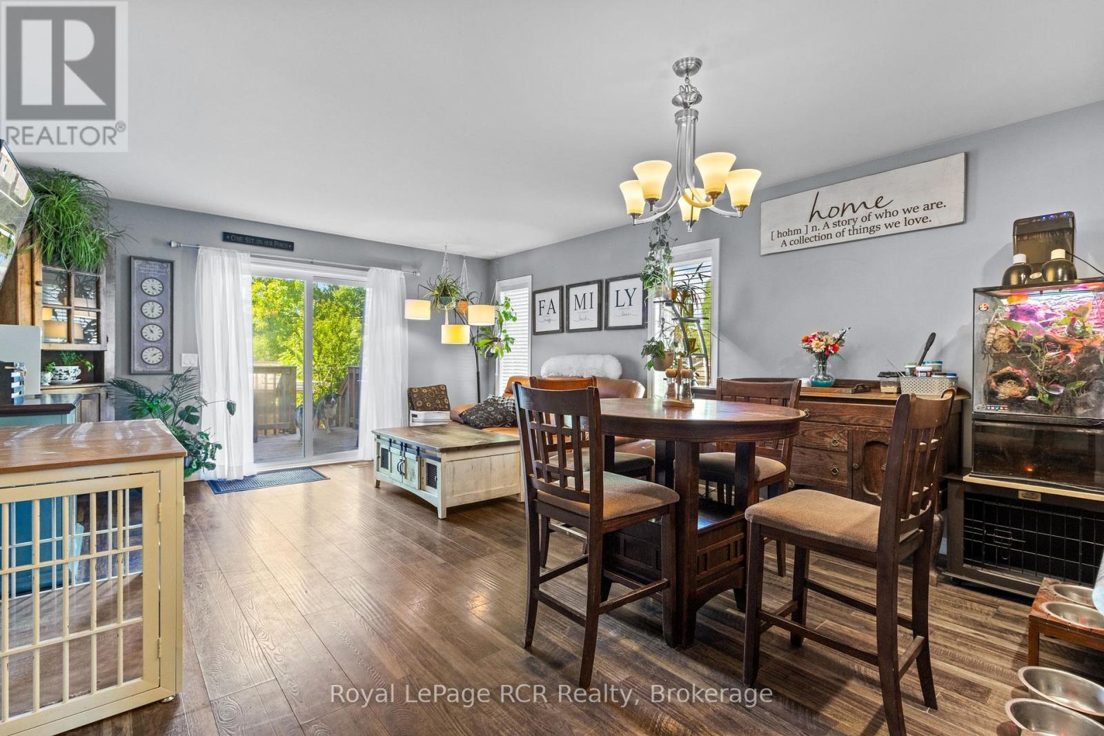 724 ELGIN STREET - 19