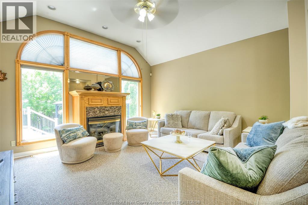 36 Meadow LANE - 16