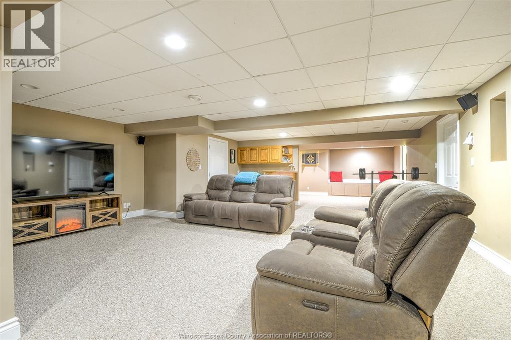 36 Meadow LANE - 23