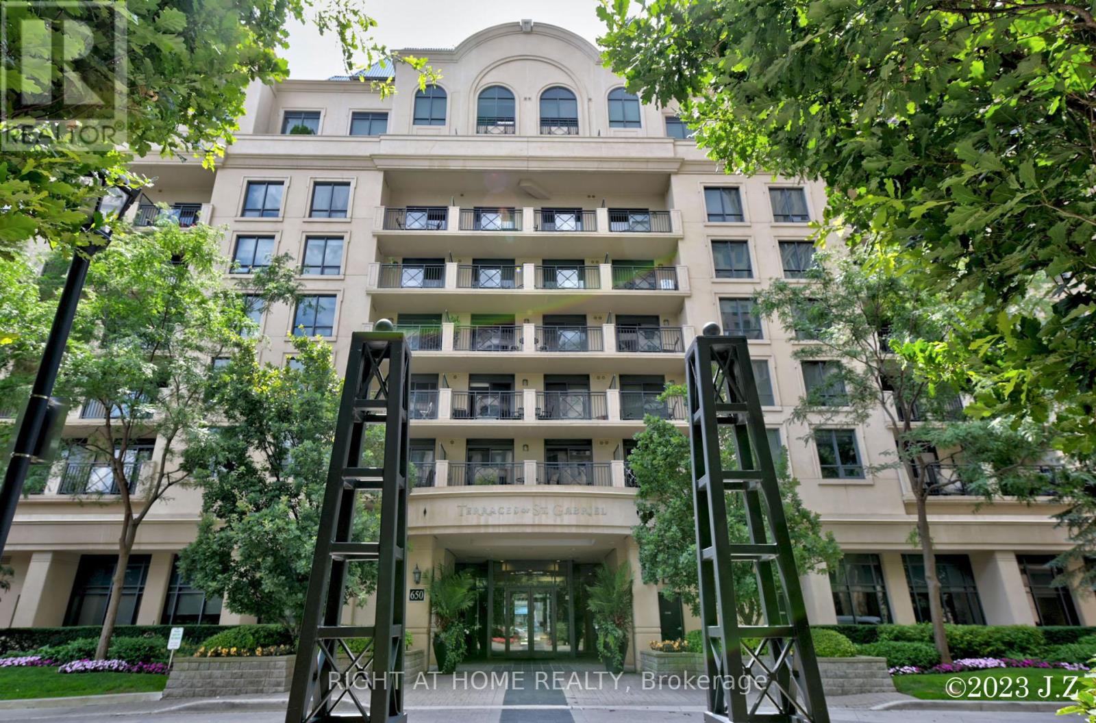 #PH15 650 SHEPPARD AVENUE E - 1