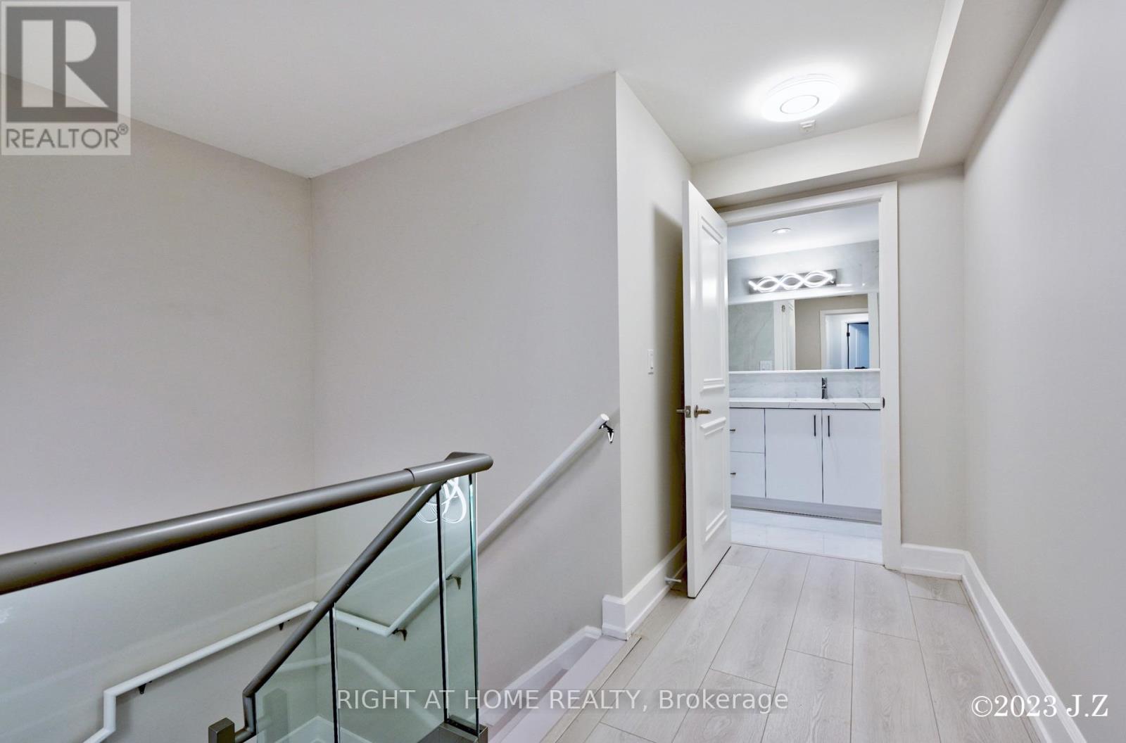 #PH15 650 SHEPPARD AVENUE E - 11