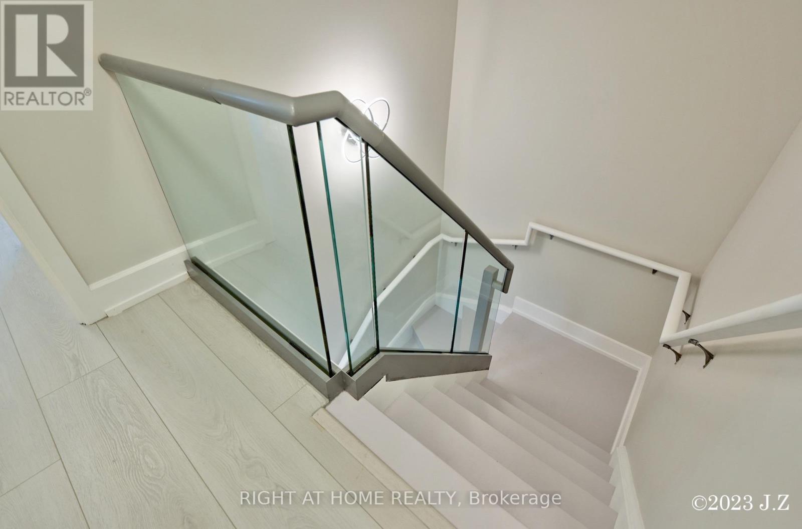 #PH15 650 SHEPPARD AVENUE E - 12