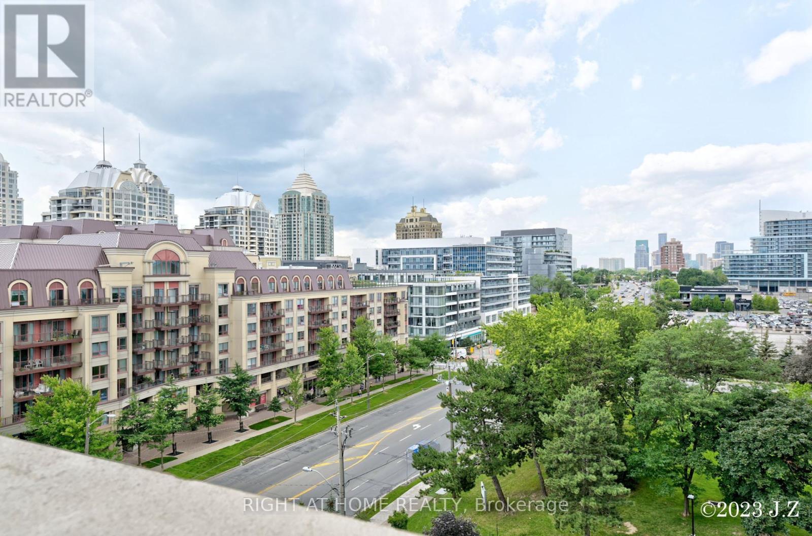 #PH15 650 SHEPPARD AVENUE E - 19