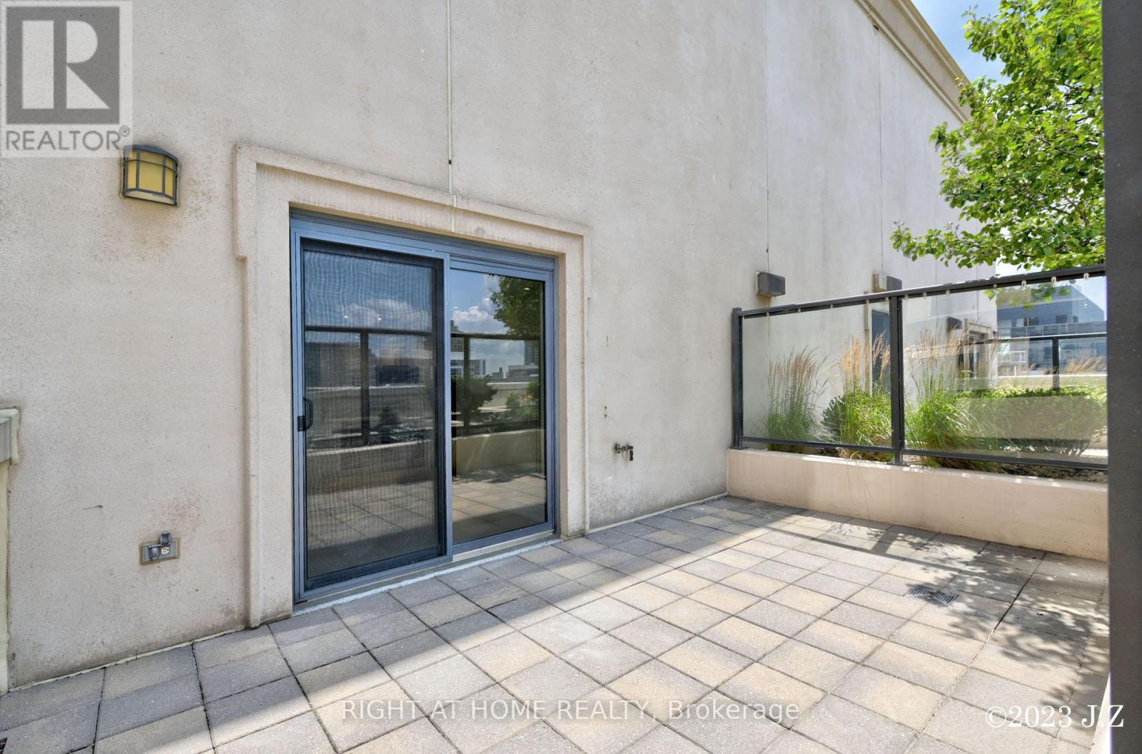 #PH15 650 SHEPPARD AVENUE E - 22