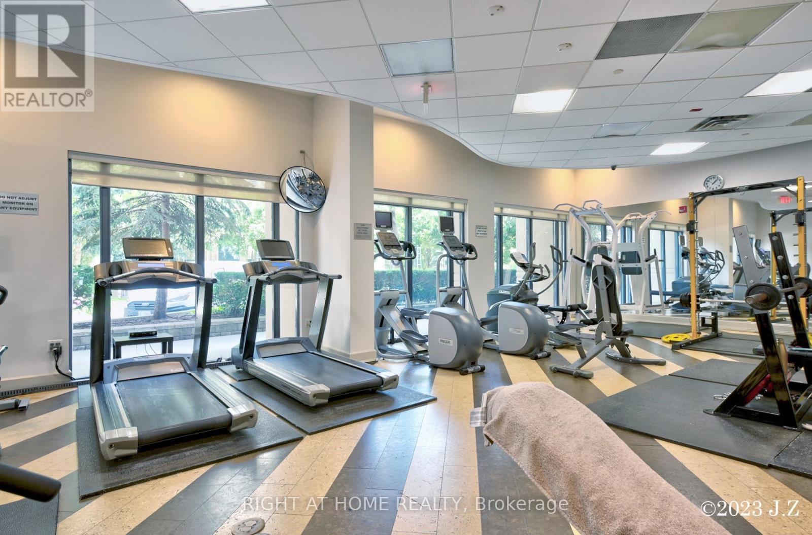 #PH15 650 SHEPPARD AVENUE E - 25