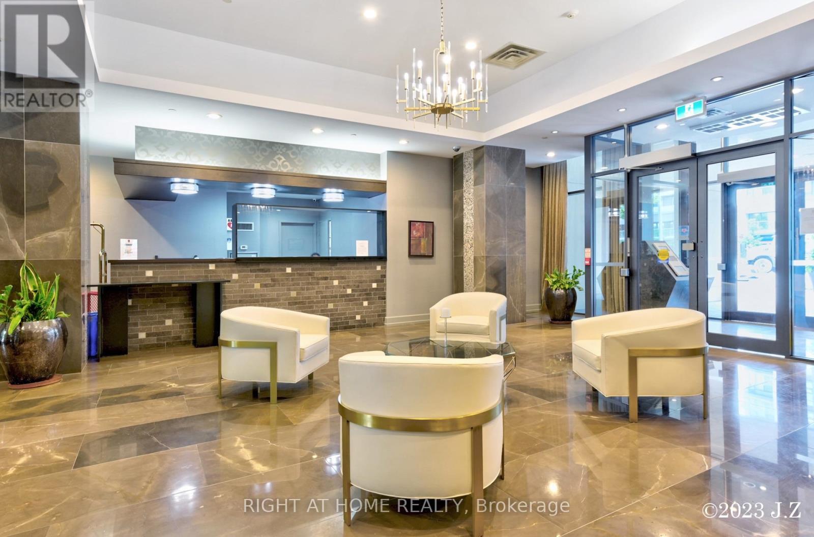 #PH15 650 SHEPPARD AVENUE E - 28