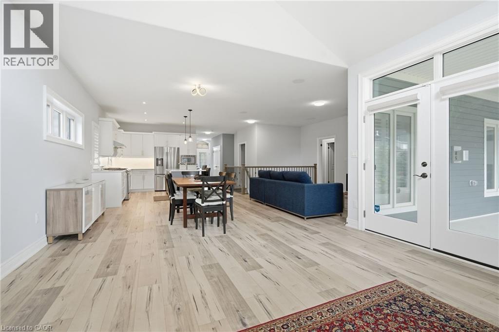 35 BUTLERS Drive N - 17
