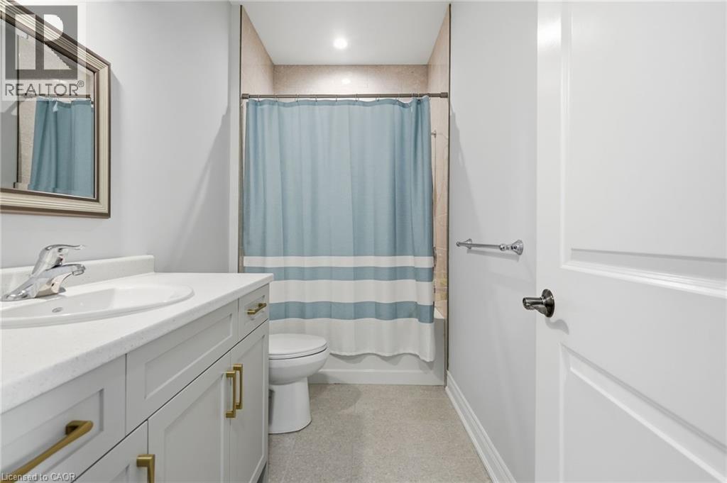 35 BUTLERS Drive N - 23