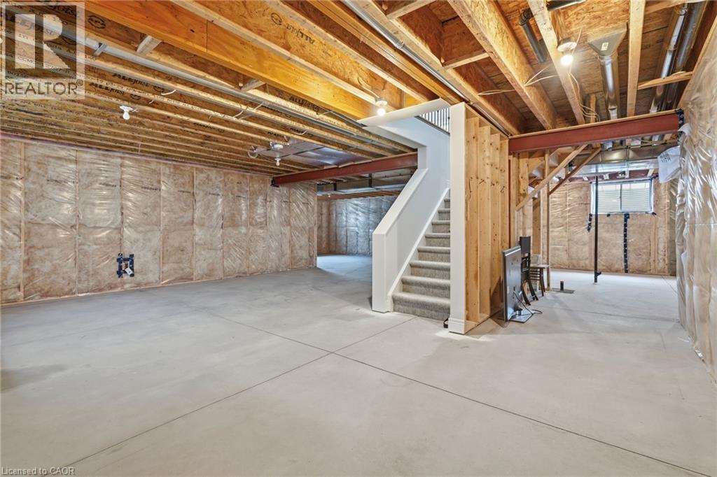 35 BUTLERS Drive N - 27