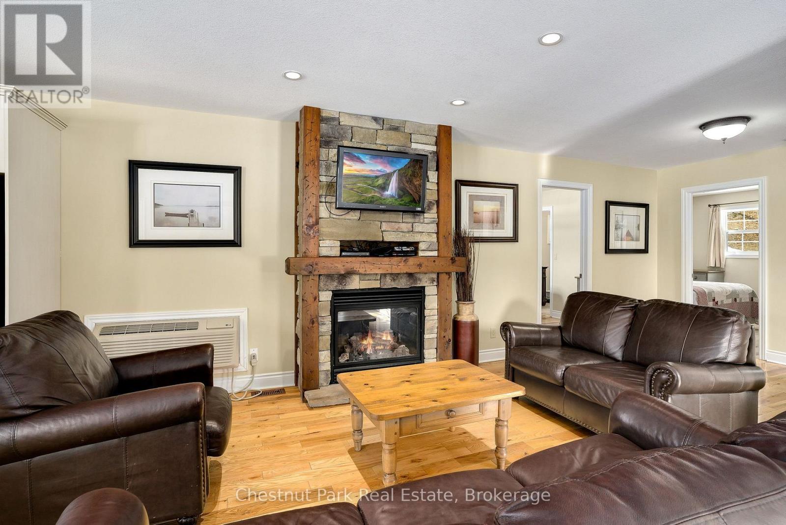 #115-10 1052 RAT BAY ROAD - 21