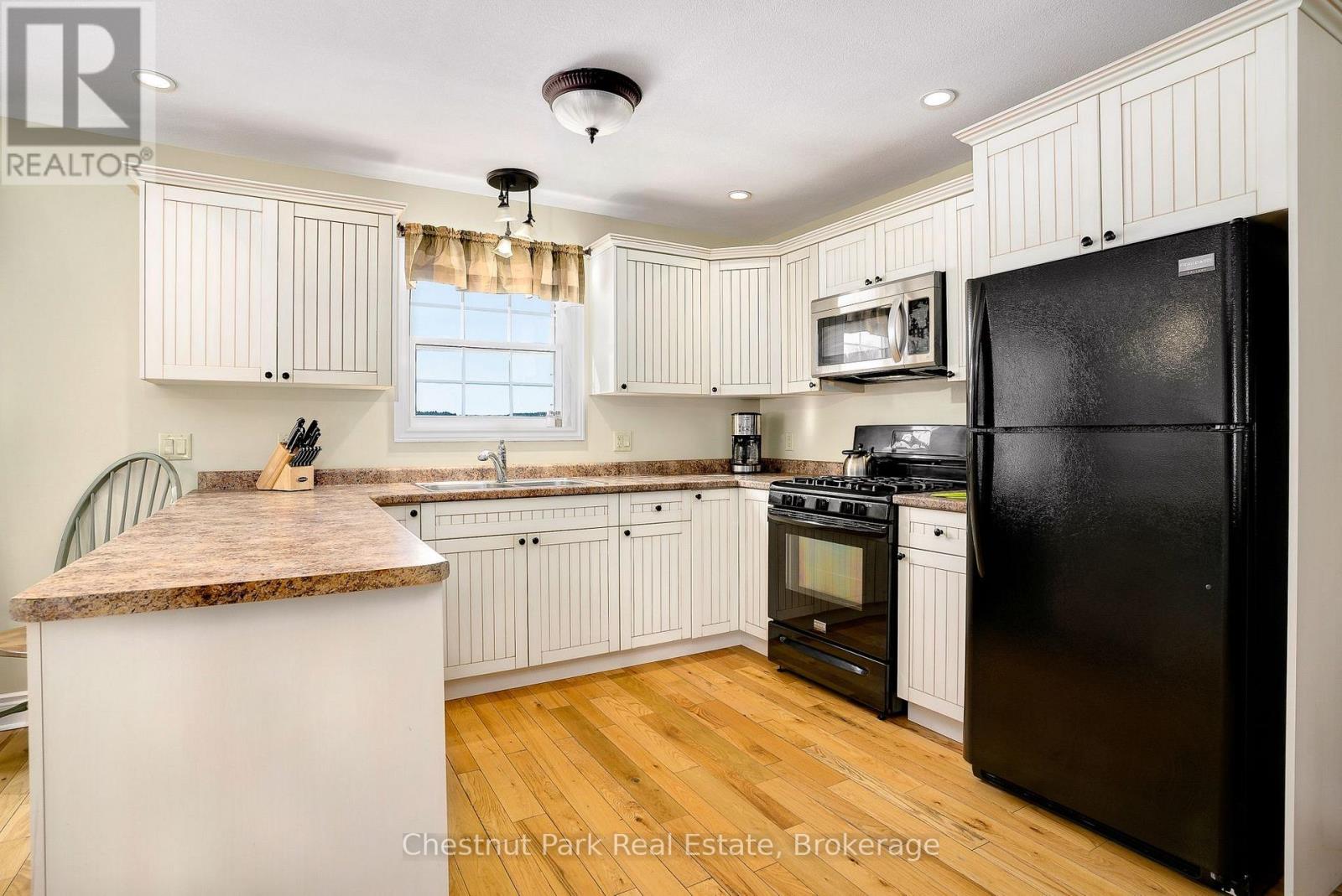#115-10 1052 RAT BAY ROAD - 24