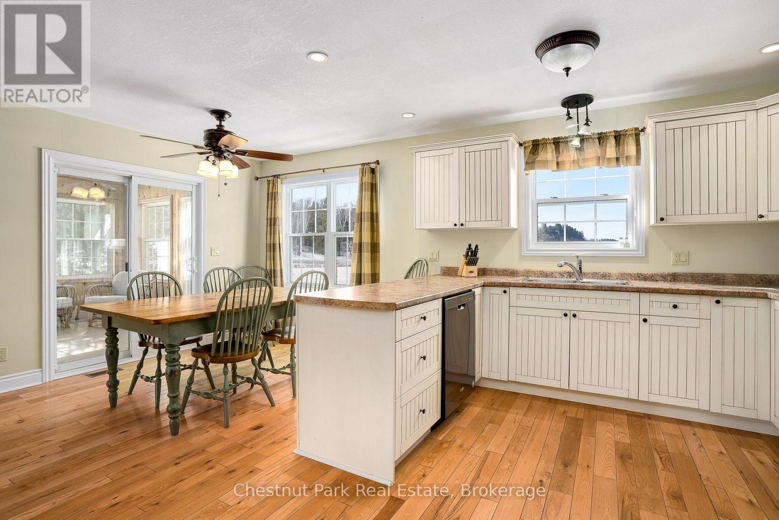 #115-10 1052 RAT BAY ROAD - 25