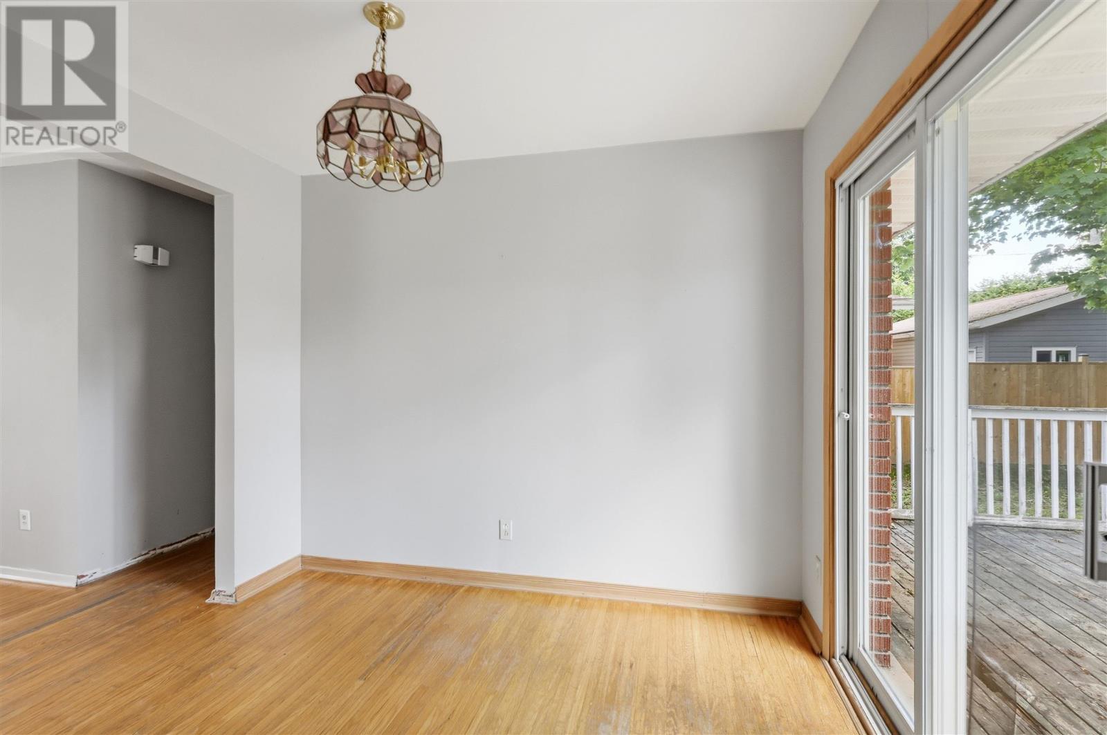 27 Northwood ST - 10