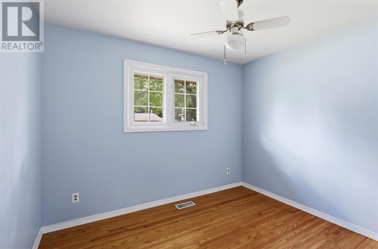 27 Northwood ST - 11