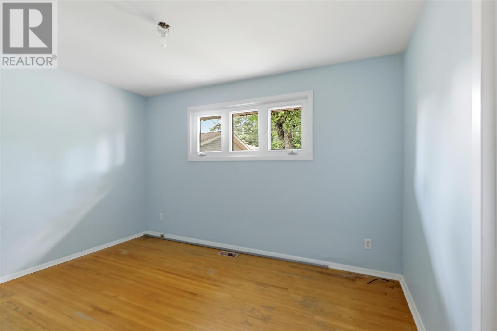 27 Northwood ST - 14