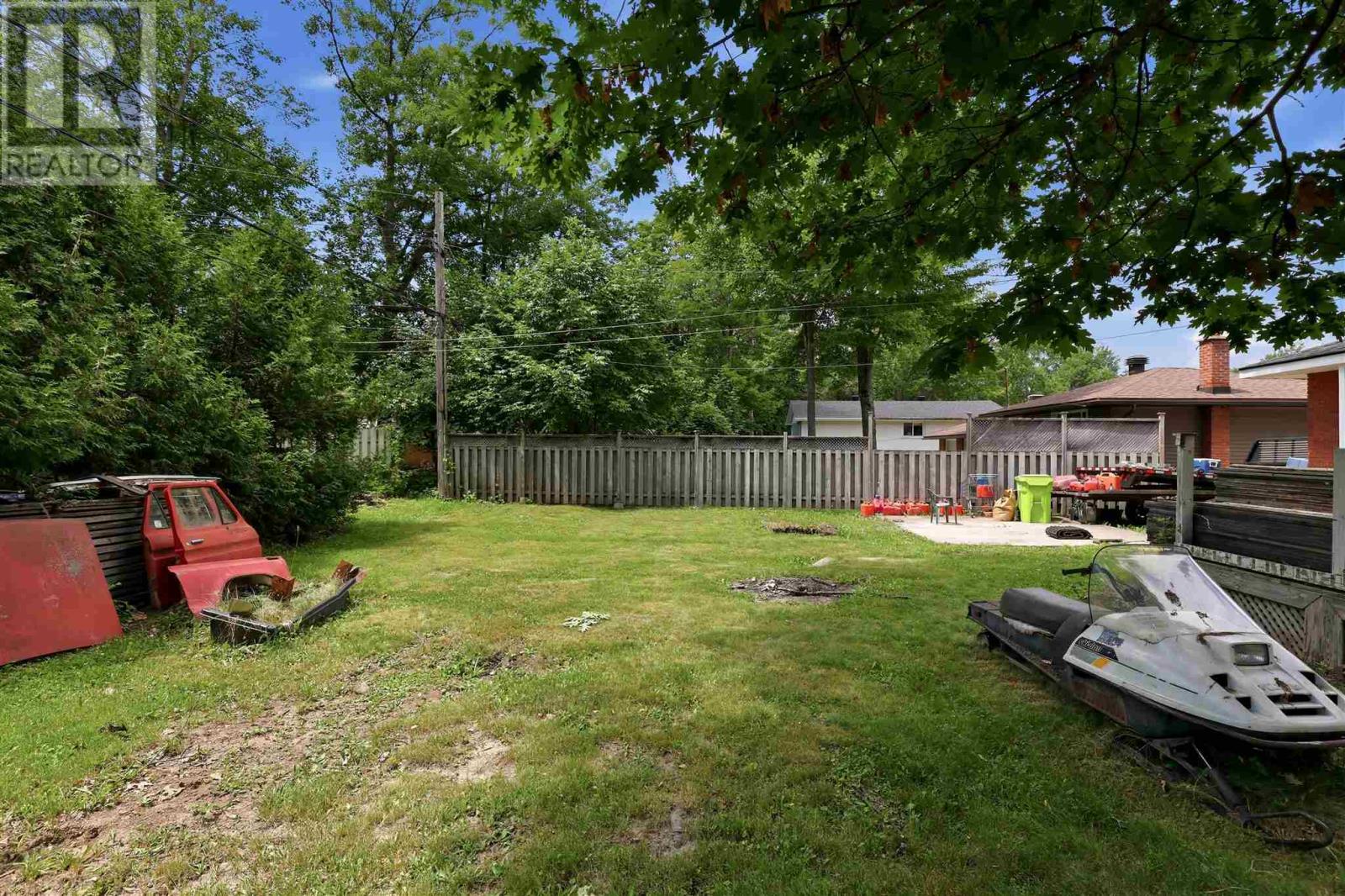 27 Northwood ST - 25