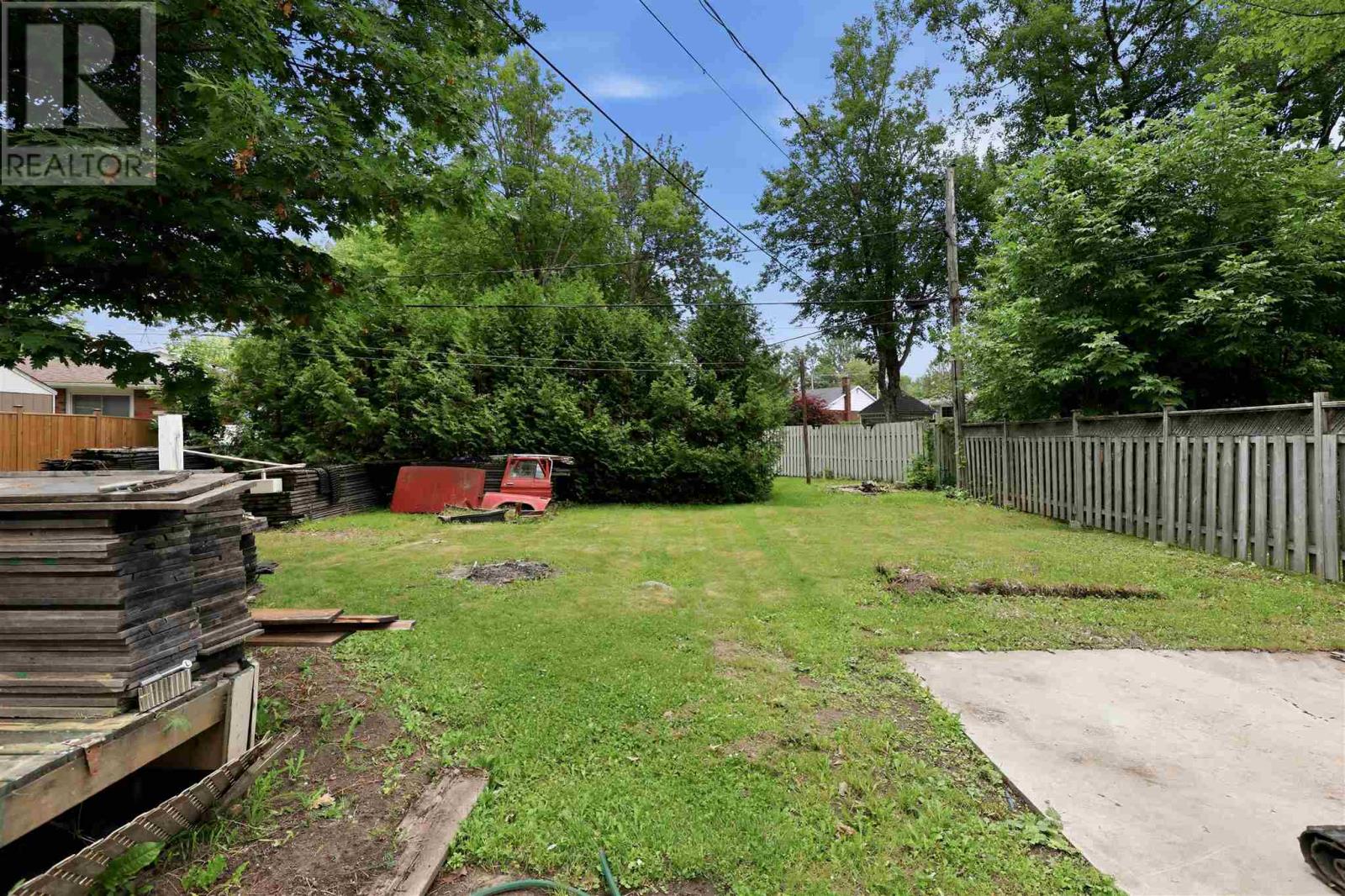 27 Northwood ST - 28