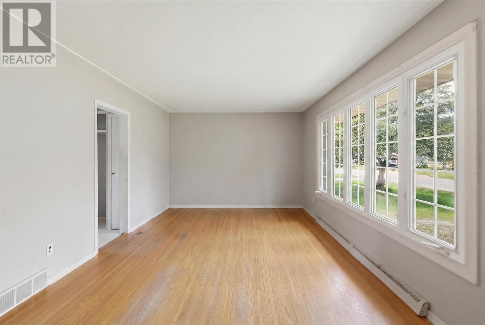 27 Northwood ST - 5